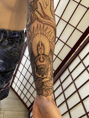 tattoo,aces,high,alex,rockoff,alexrockoff,west,palm,beach,traditional,neotraditional,beetle,beatle,flower,sunflower,floral,color